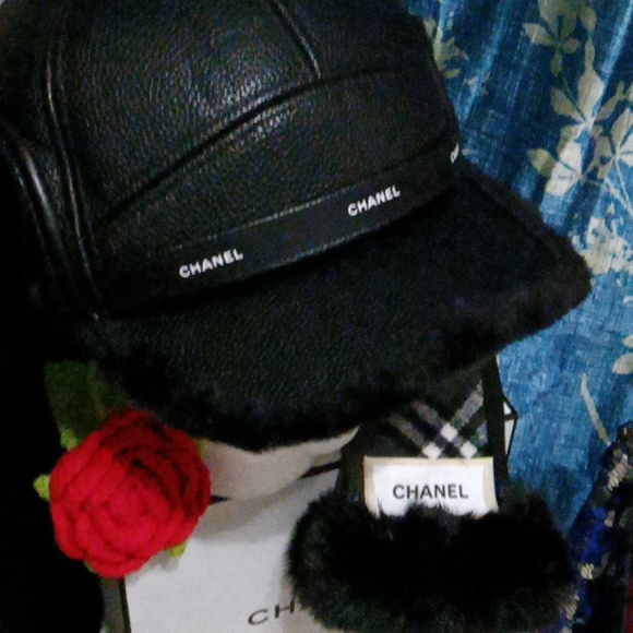 NWT trapper hat & glove set - Picture 5 of 6